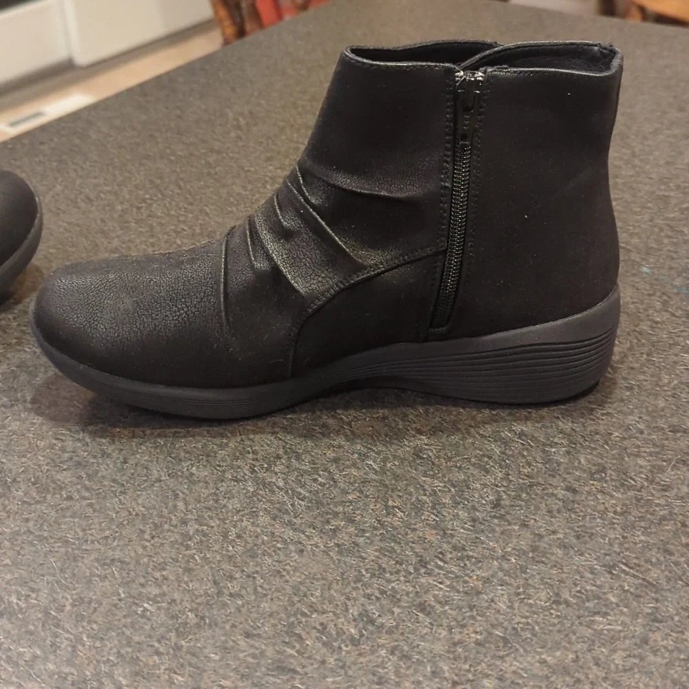 Skechers Ankle Boots - Picture 4 of 12